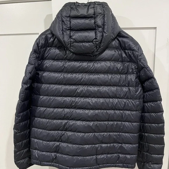 Moncler Men's Dark Gray Puffer Jacket with Red Trim - Picture 4 of 9